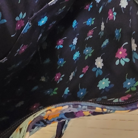 Vera Bradley Crossbody Bag - Picture 7 of 9